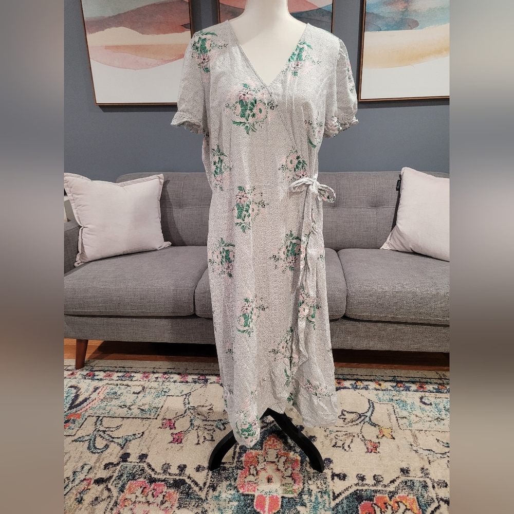 Loft faux wrap midi Dress floral like new 16